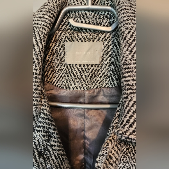 Oak & Fort Herringbone coat - Picture 2 of 7